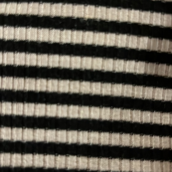 Like new Jackson Rose stripped long sleeve tee - Picture 3 of 5